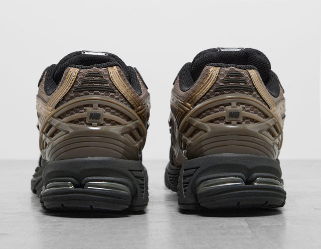 1906R - Men's Footwear