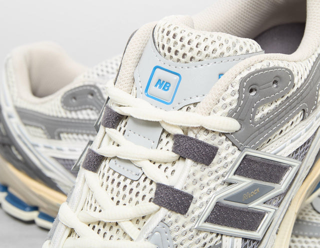 1906U - Men's Footwear