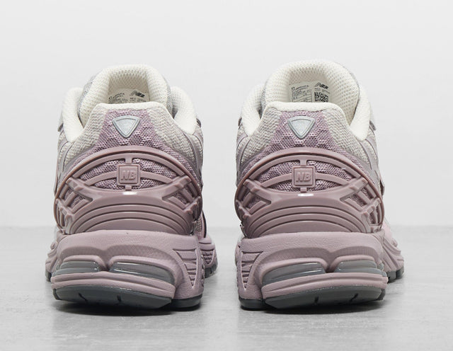 1906W - Men's Footwear