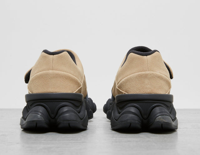 8040 - Men's Footwear