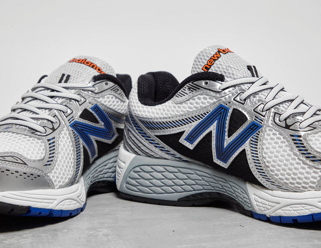 860 WHT/BLU