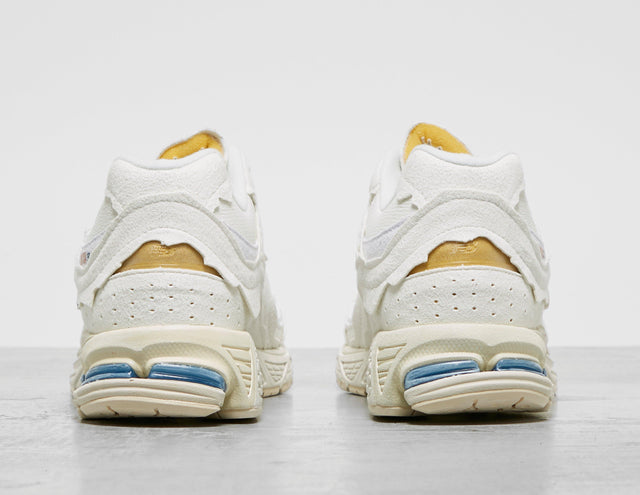 2002R DISTRESSED WHITE