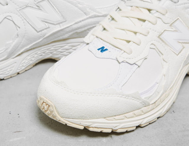 2002R DISTRESSED WHITE