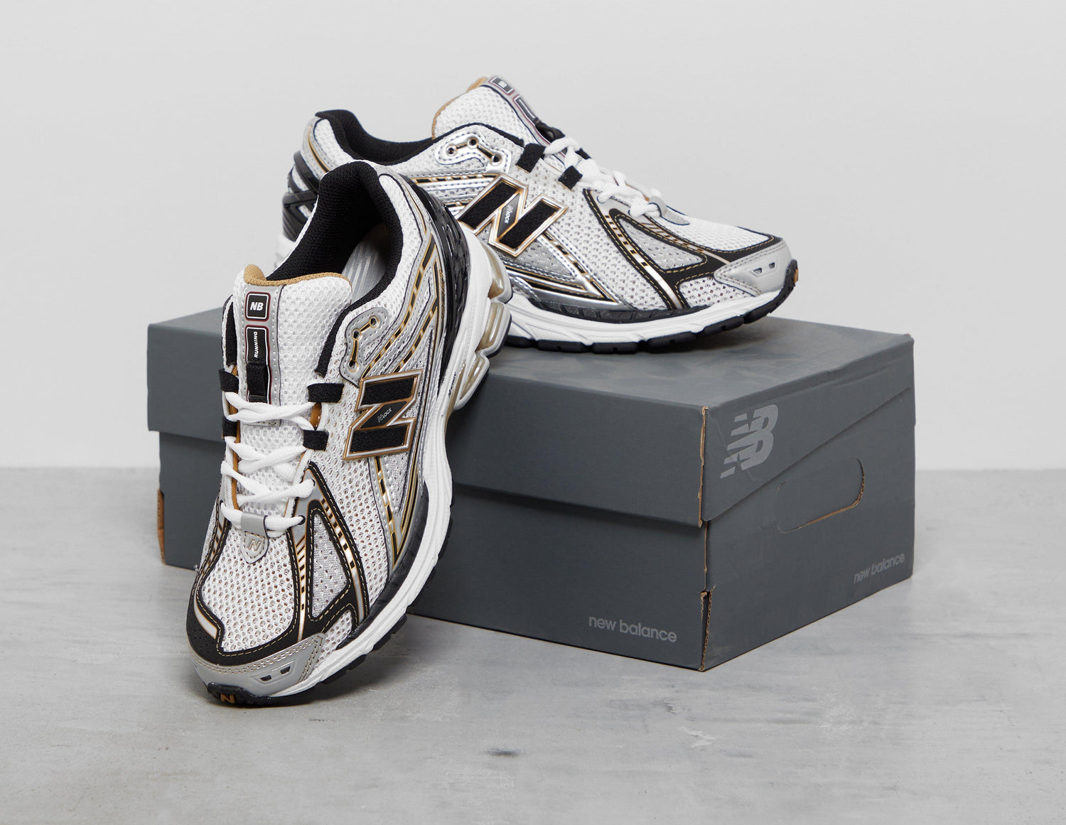 1906 WHT/BLK-GOLD