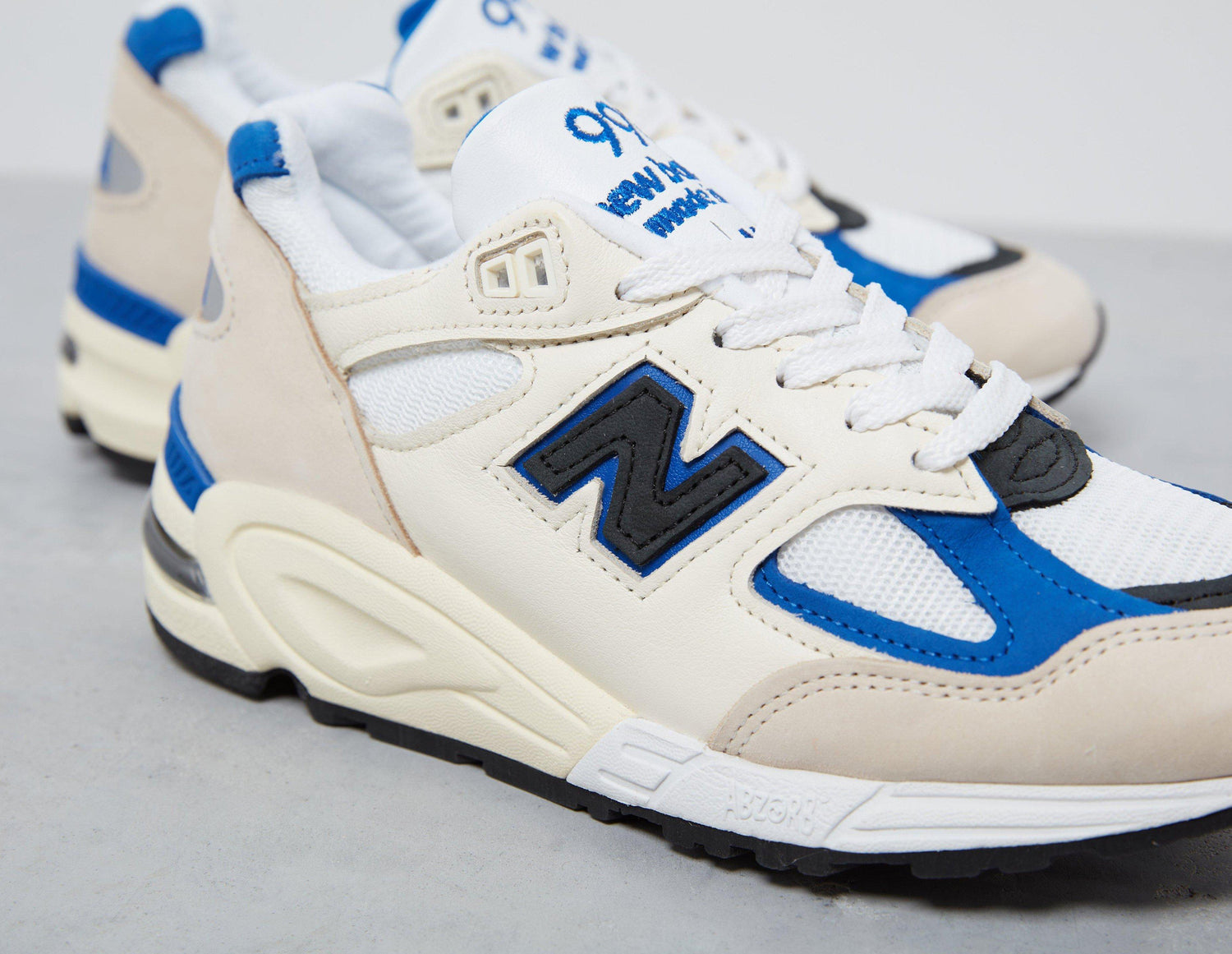 MIUS 990 V2 WHT/BLU