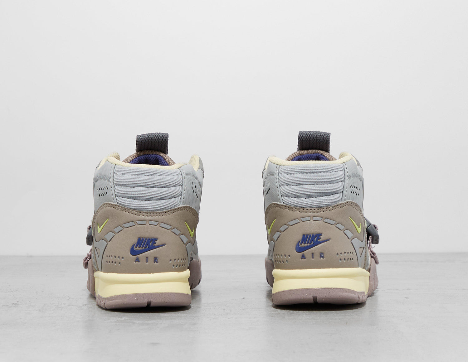 #AIR TRAINER 1 SP L.GRY/G