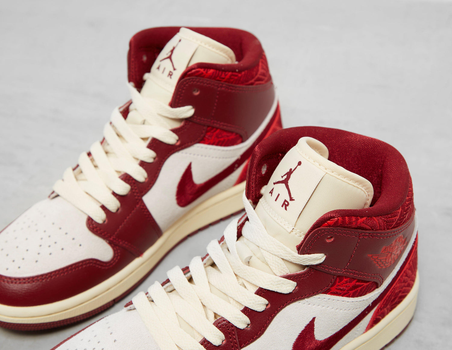 W AJ 1 MID SE RED/SAIL