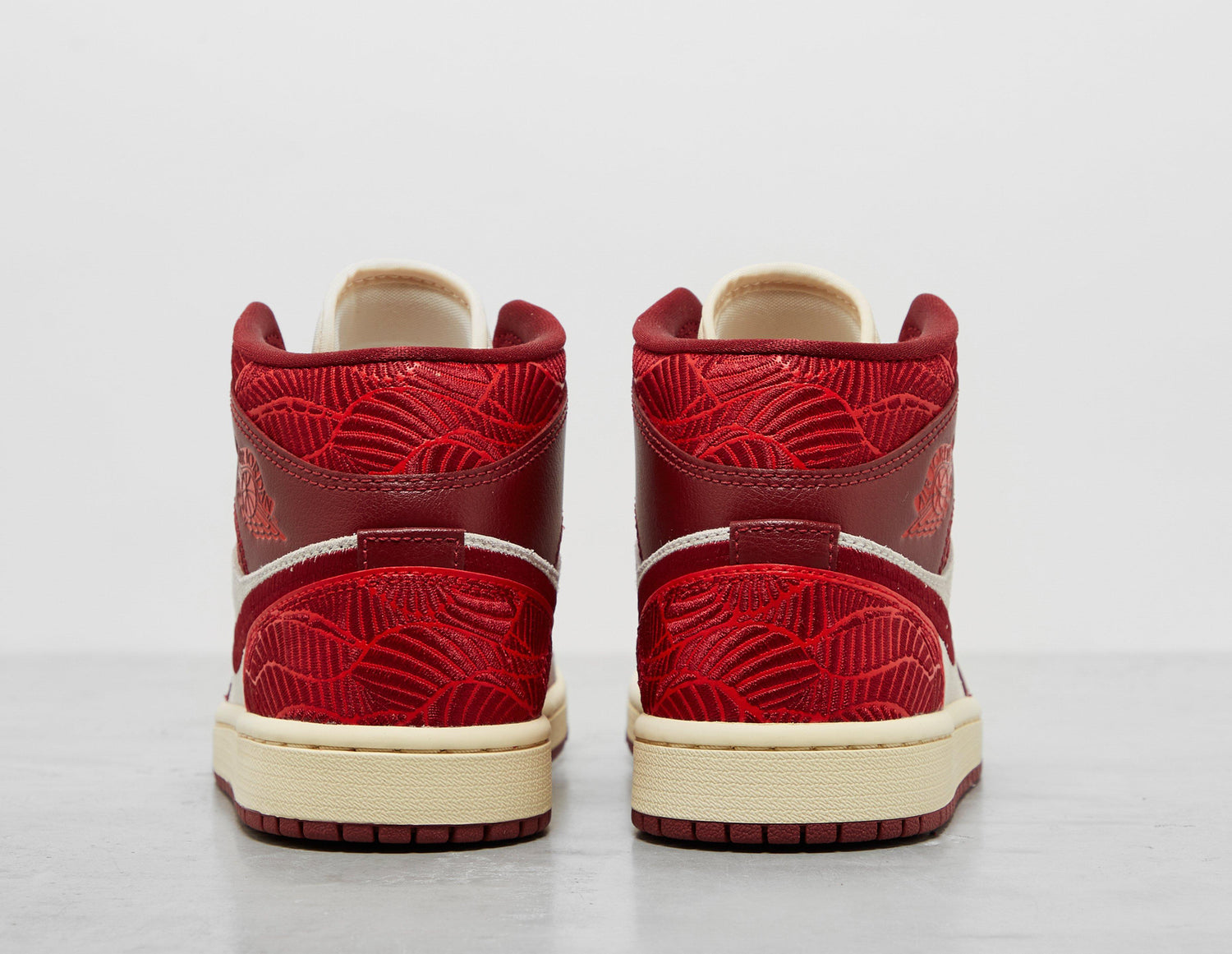 W AJ 1 MID SE RED/SAIL