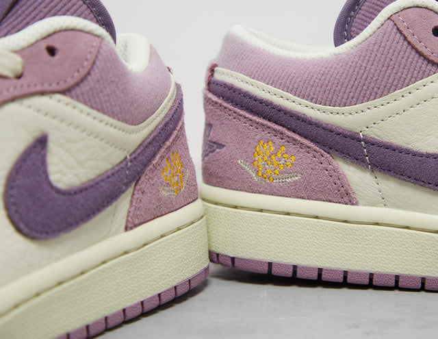 W AJ 1 LOW LO PURP/YEL
