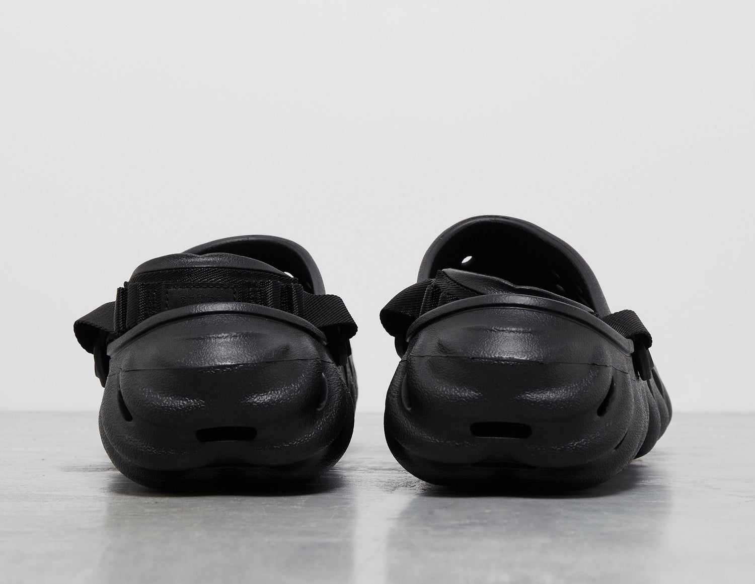 ECHO CLOG BLACK