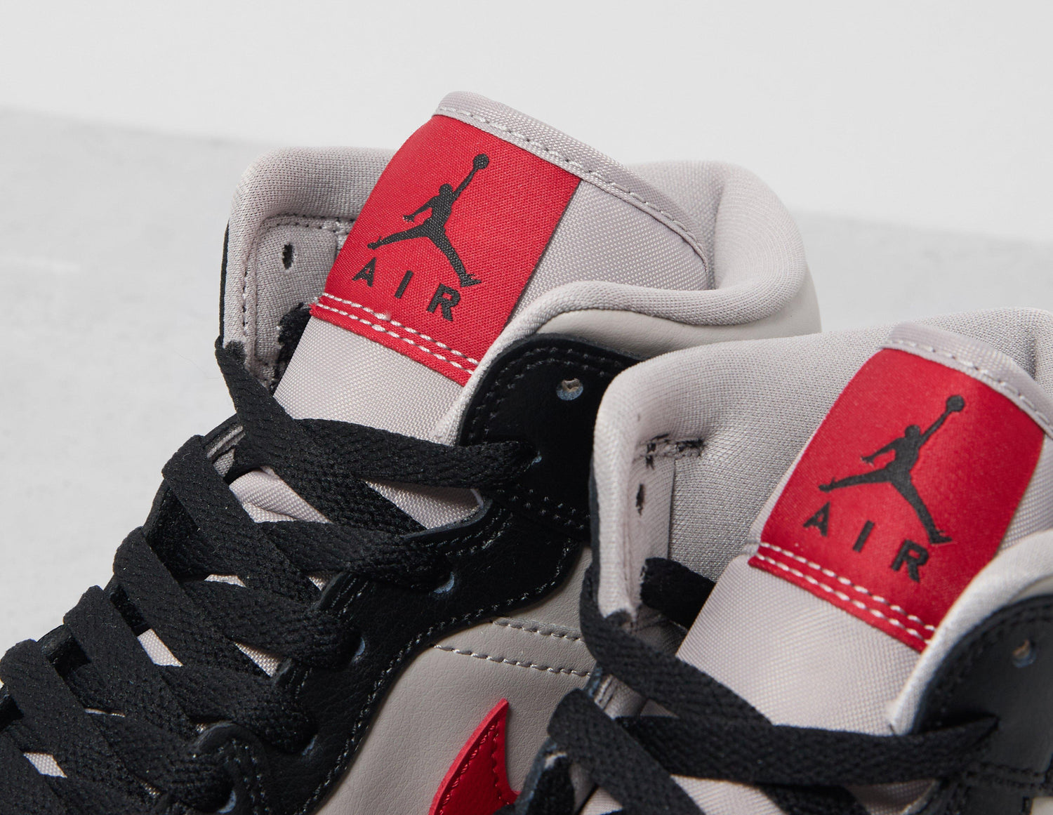 W AJ 1 MID BLK/RED/GRY