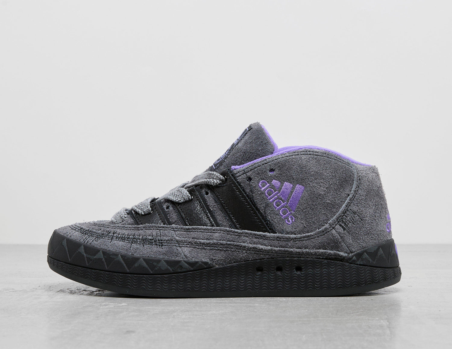 ADIMATIC MID YOP BLK/WHT