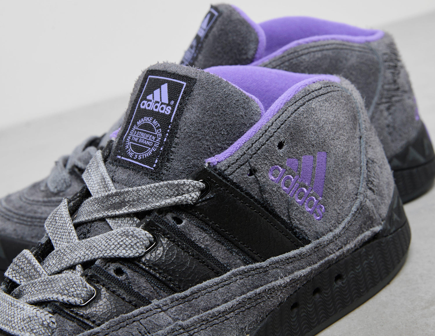 ADIMATIC MID YOP BLK/WHT