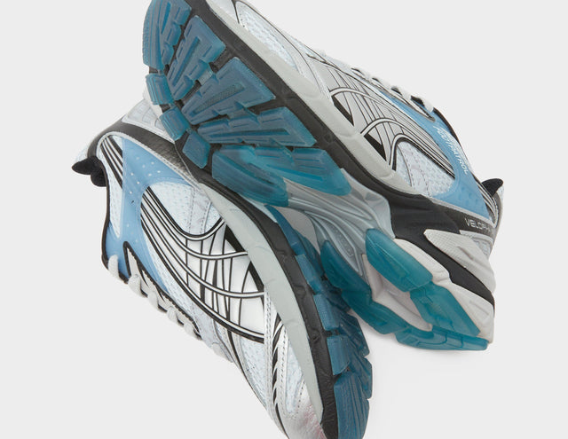 x Footpatrol Velophasis Women's