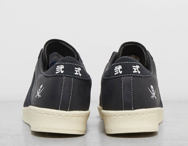!SUPERSTAR NEIGH BLK/WHT/