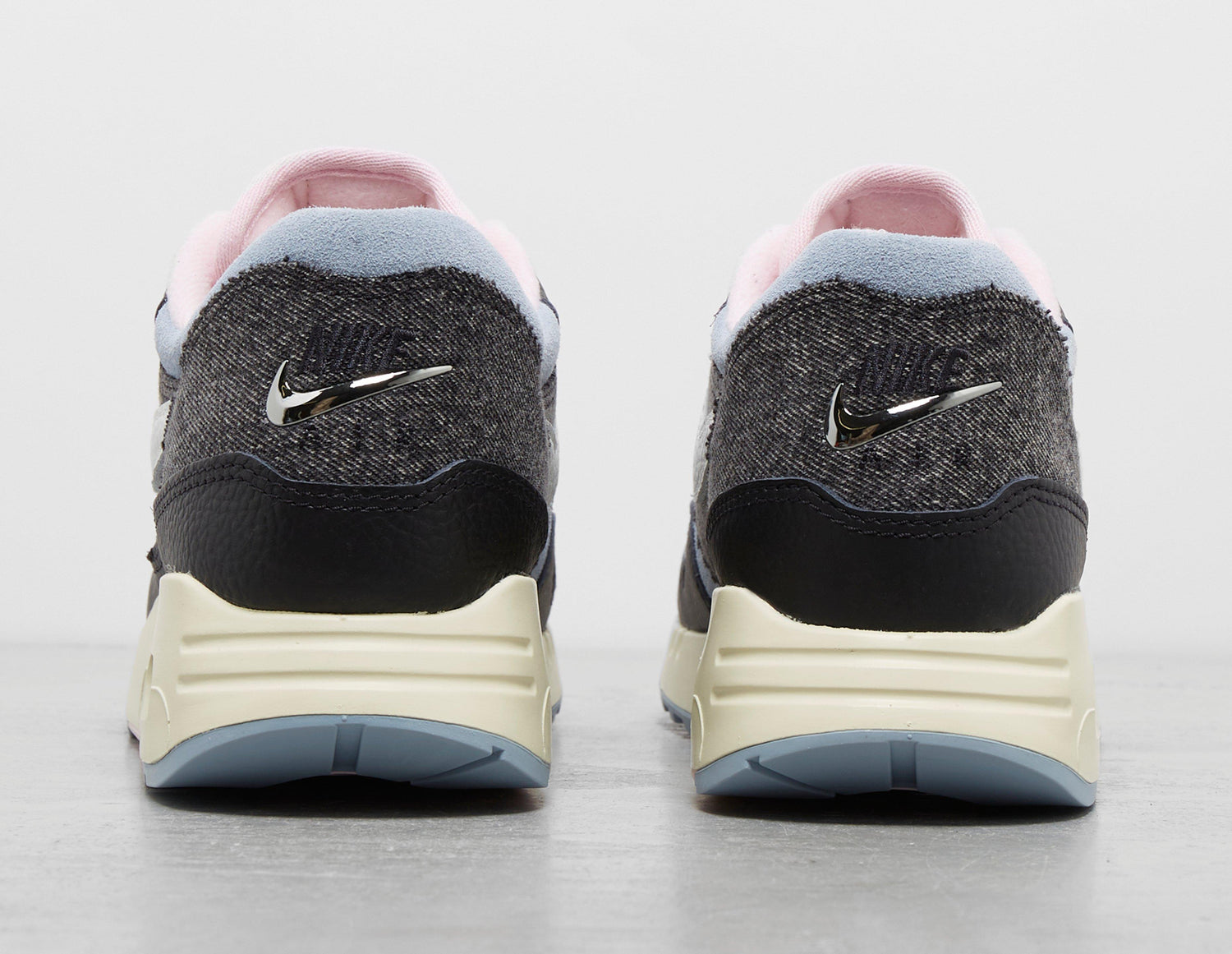 MAX 1 86 QS BLK/WHT/PNK