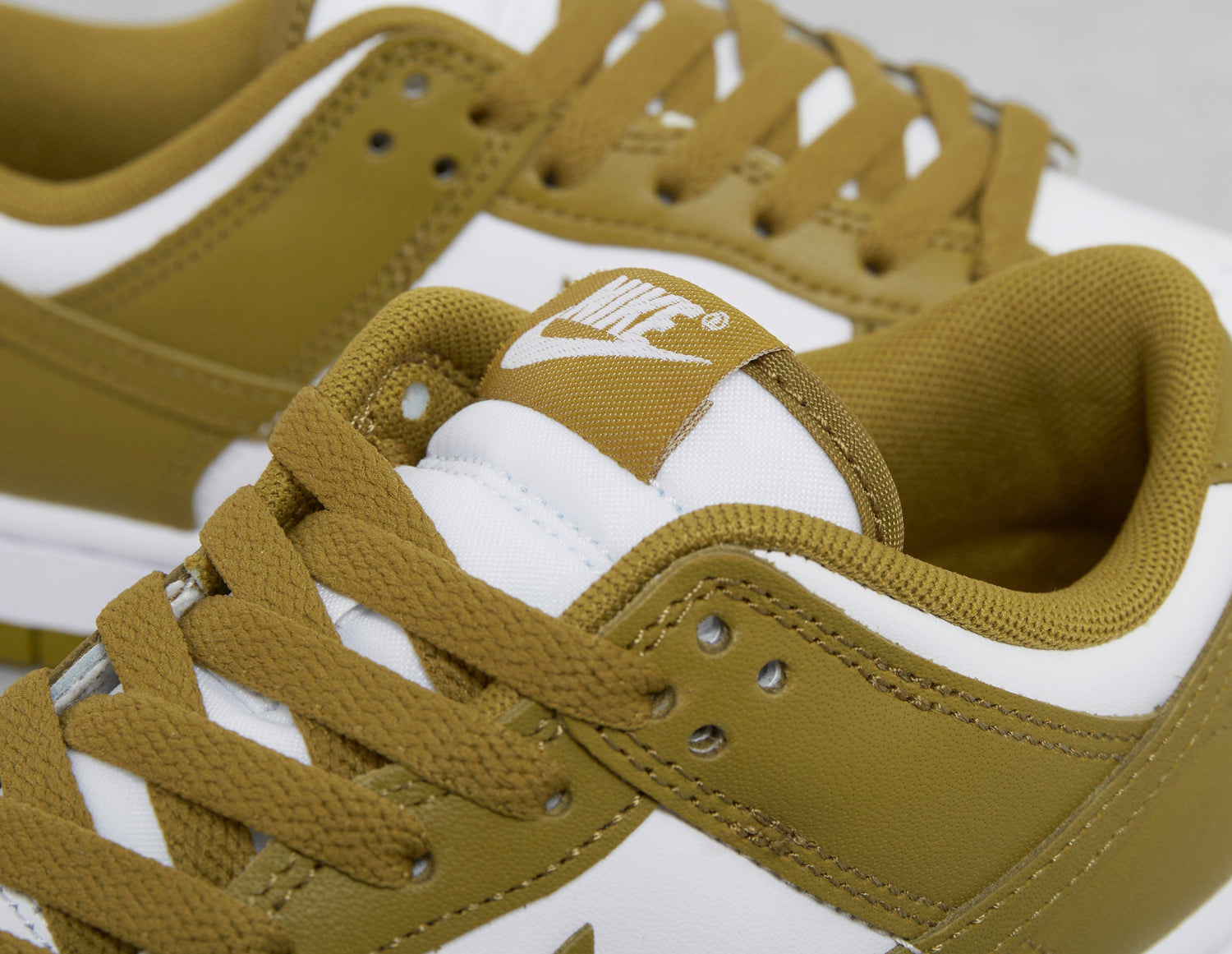 #DUNK LO BTTYS WHT/MOSS/W