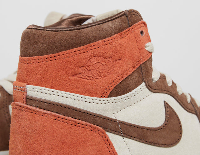 W AJ 1 HI QS BRN/BRN