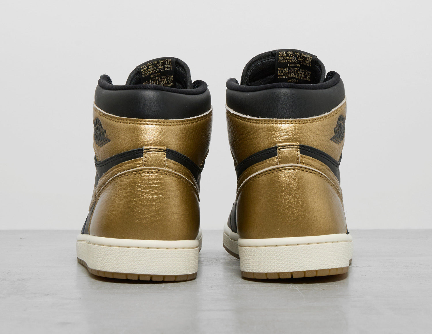 AJ 1 HI RM BLK/GLD/BLK