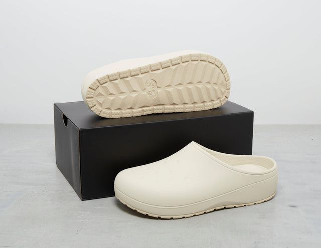 CLASSIC ICON CLOG STUCCO