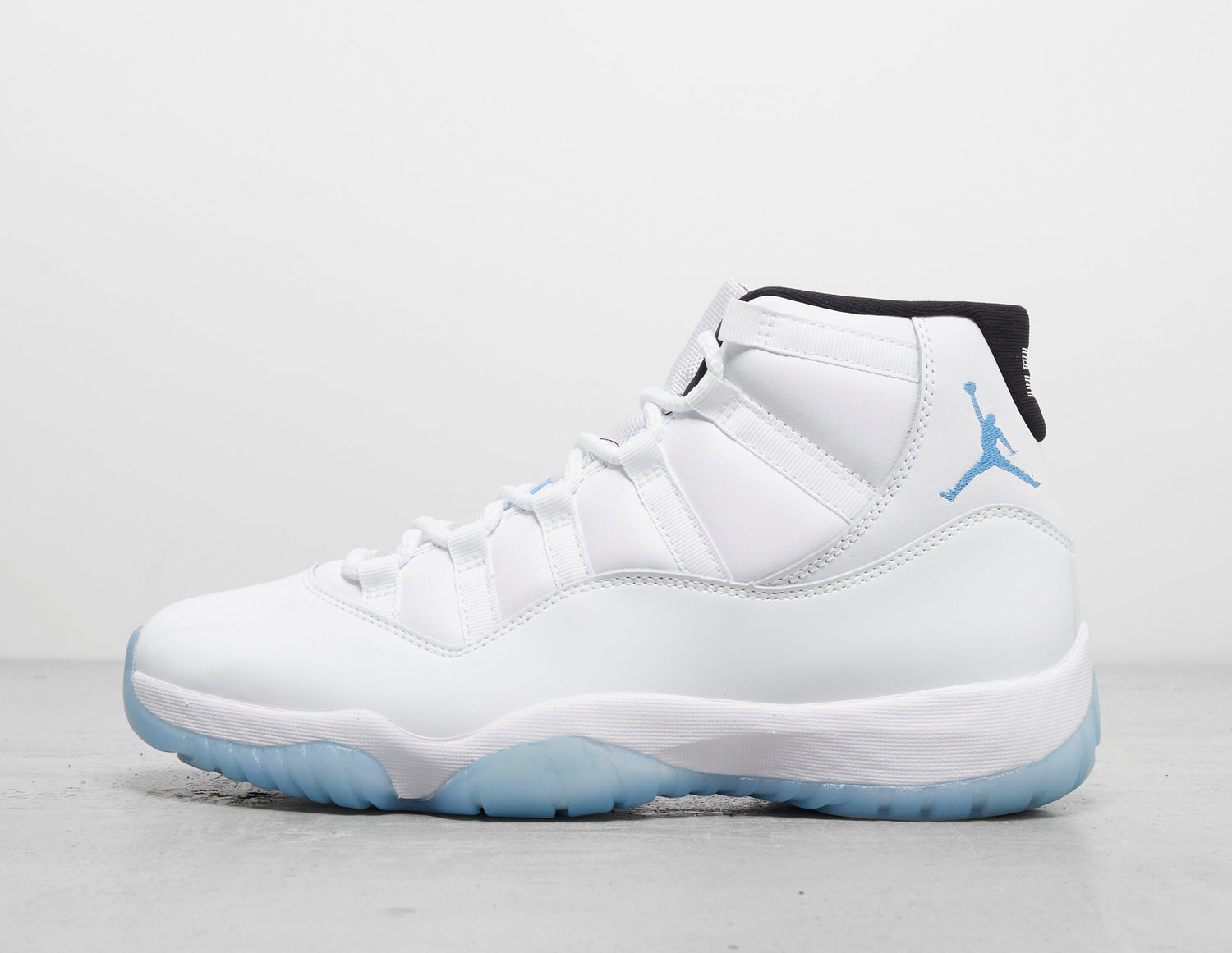 AJ 11 WHT/L.BLUE