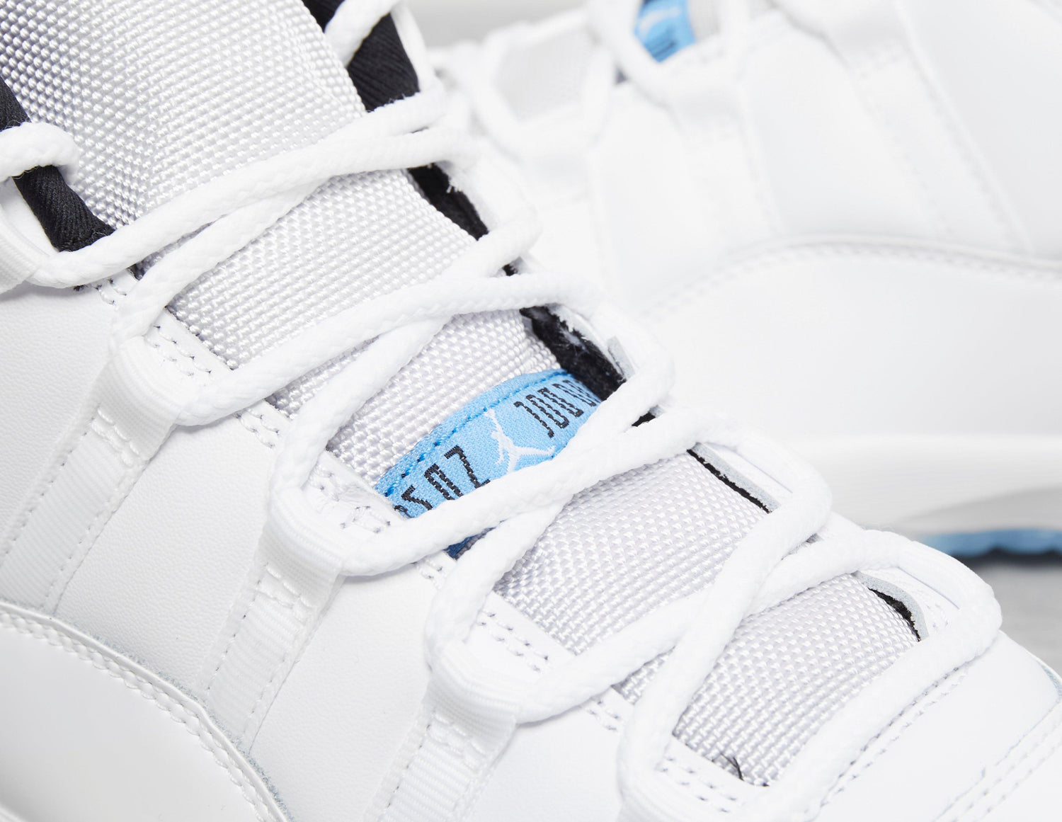 AJ 11 WHT/L.BLUE