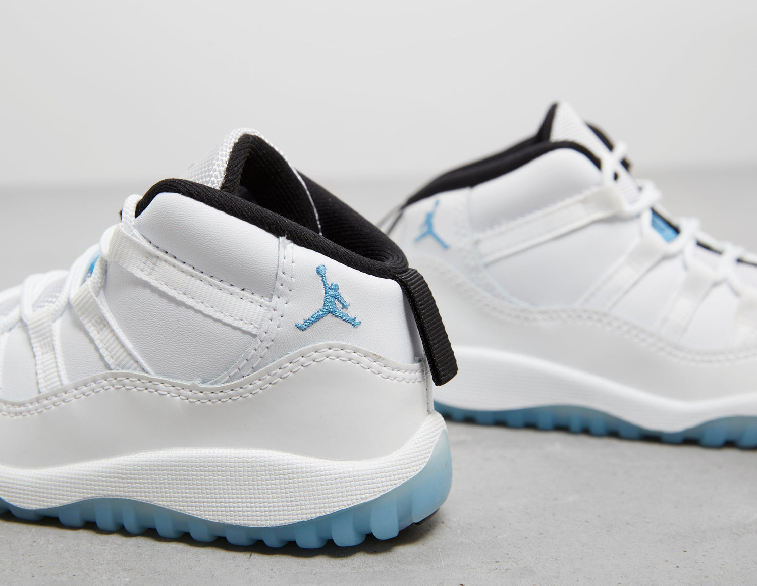 AJ 11 WHT/BLU/WHT
