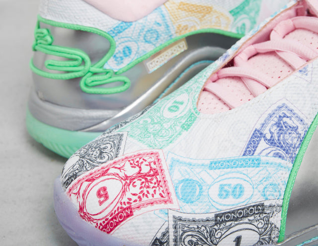 !LEBRON XXII MOG WHT/BLK/