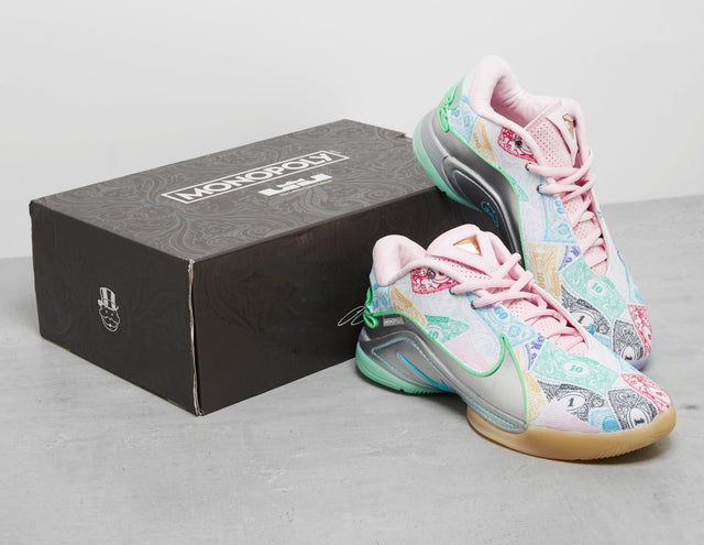 !LEBRON XXII MOG WHT/BLK/