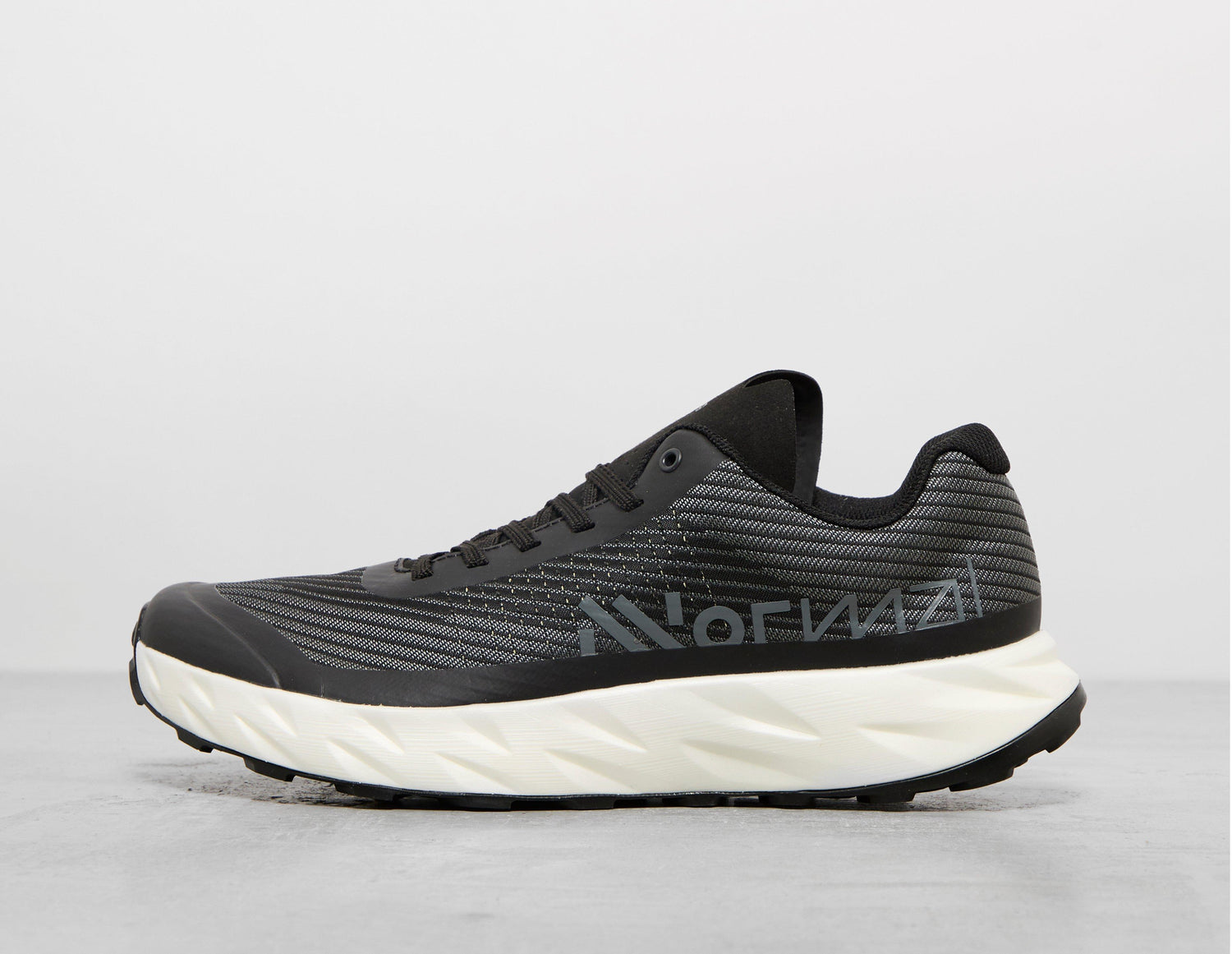 KJERAG BLK/WHT