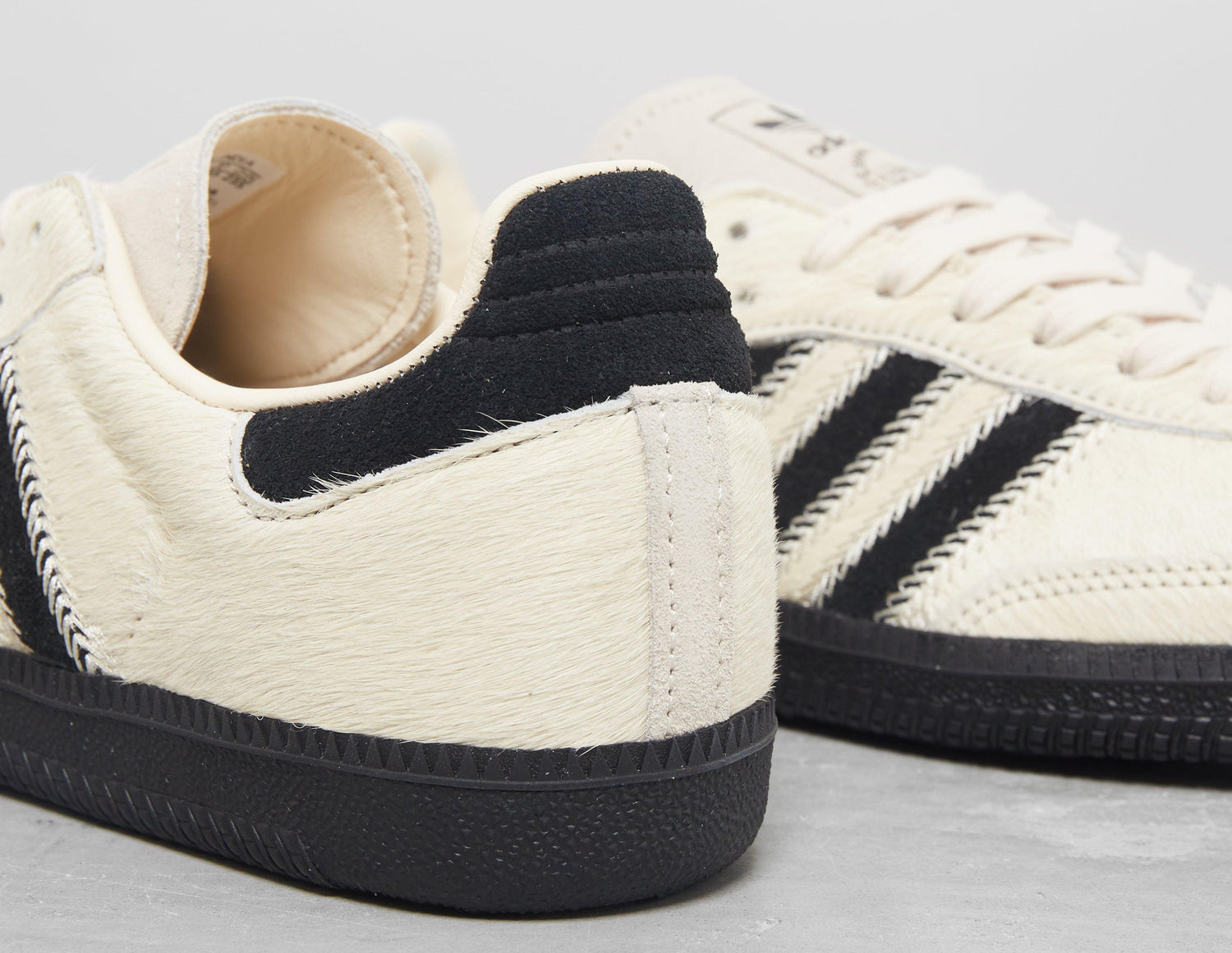 SAMBA PONY WHT/BLK-GUM