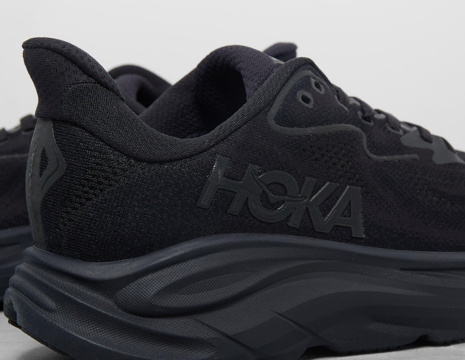 CLIFTON 10 BLK/BLK/BLK