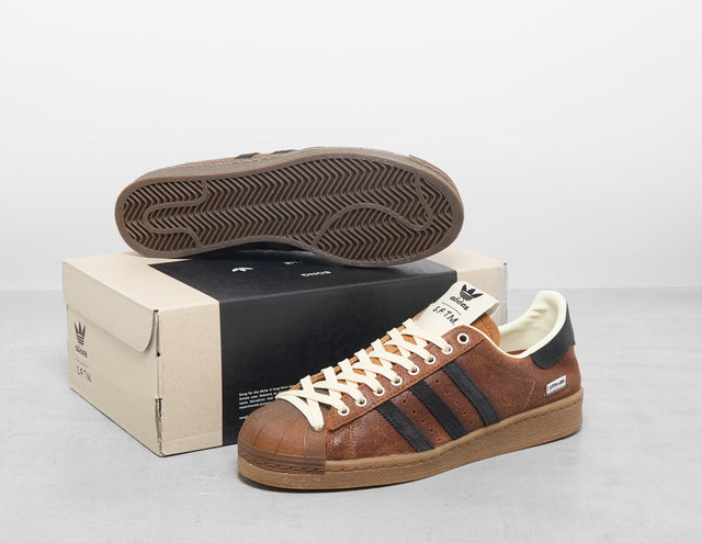 !SUPERSTAR STFM ORG/BLK/B