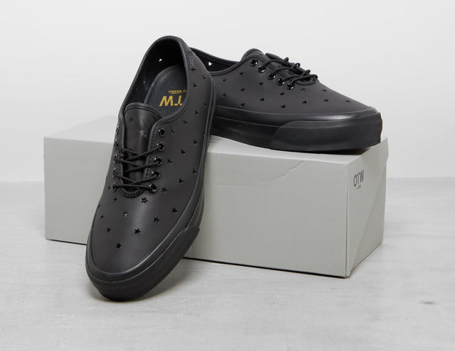 !AUTHENTIC VIB BLK/BLK/BL