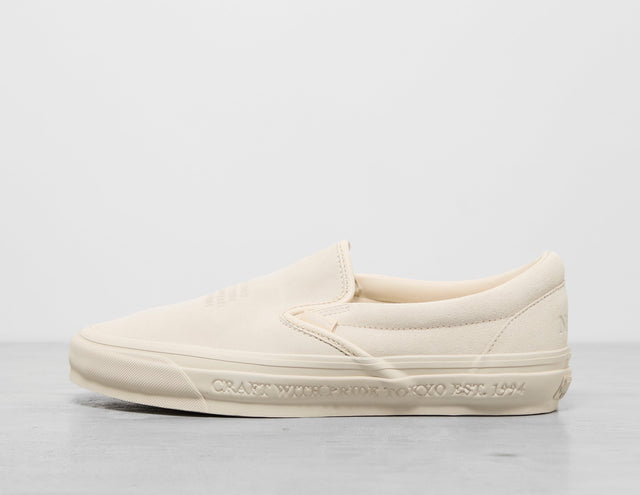 !SLIP ON NEIGH WHT/WHT
