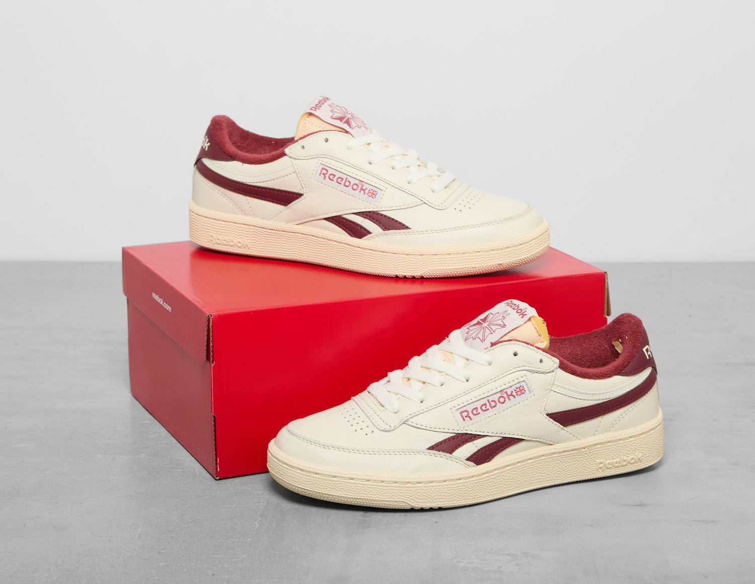 CLUB C REV LTH WHT/BURG