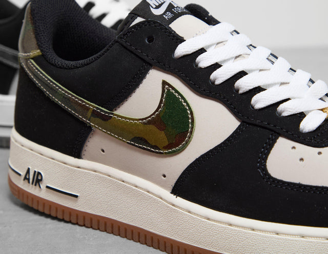 AF1 CAMO SWOOSH BLK/WHT