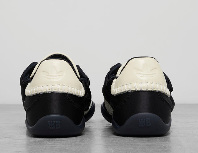 !KARINTHA SAT WB BLK/WHT