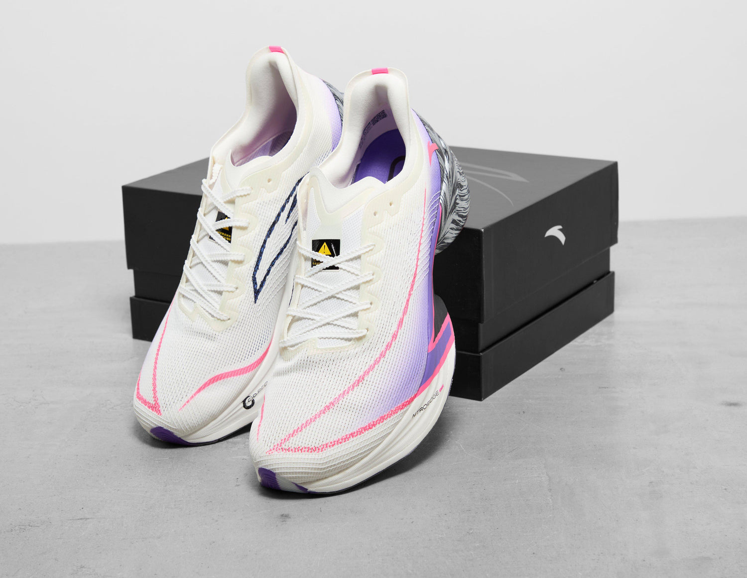 !C10 PRO WHT/PURP