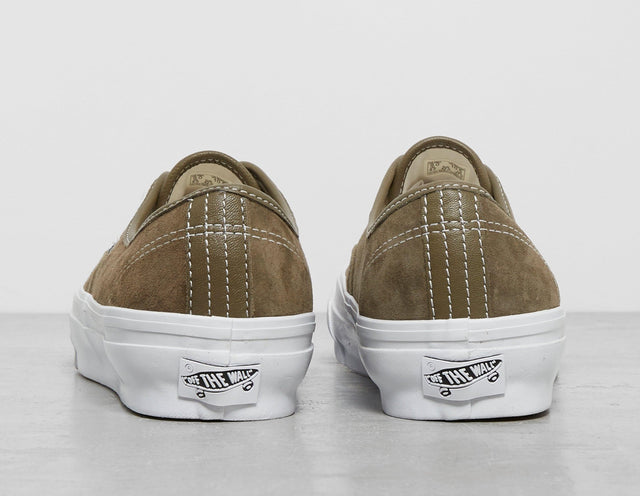 Premium Authentic 44 - Men's Footwear