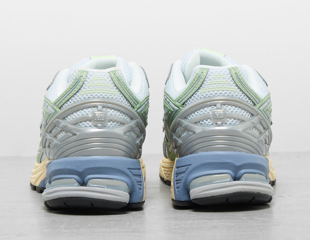 1906R - Men's Footwear