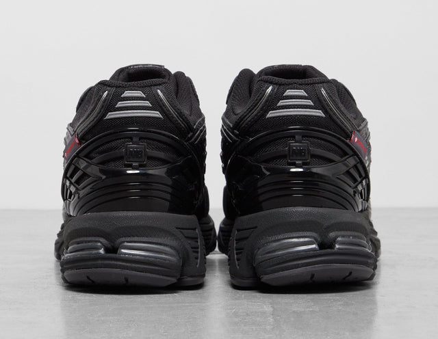 1906R - Men's Footwear