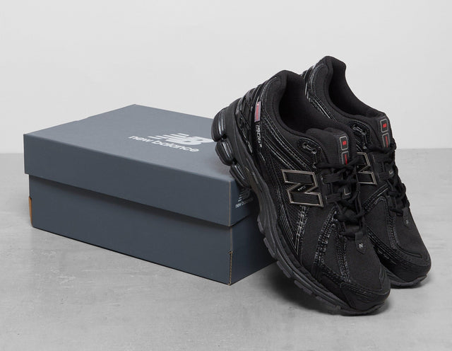 1906R - Men's Footwear