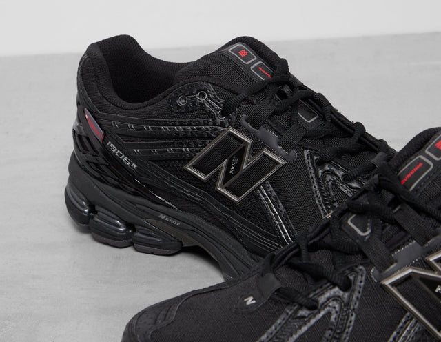 1906R - Men's Footwear