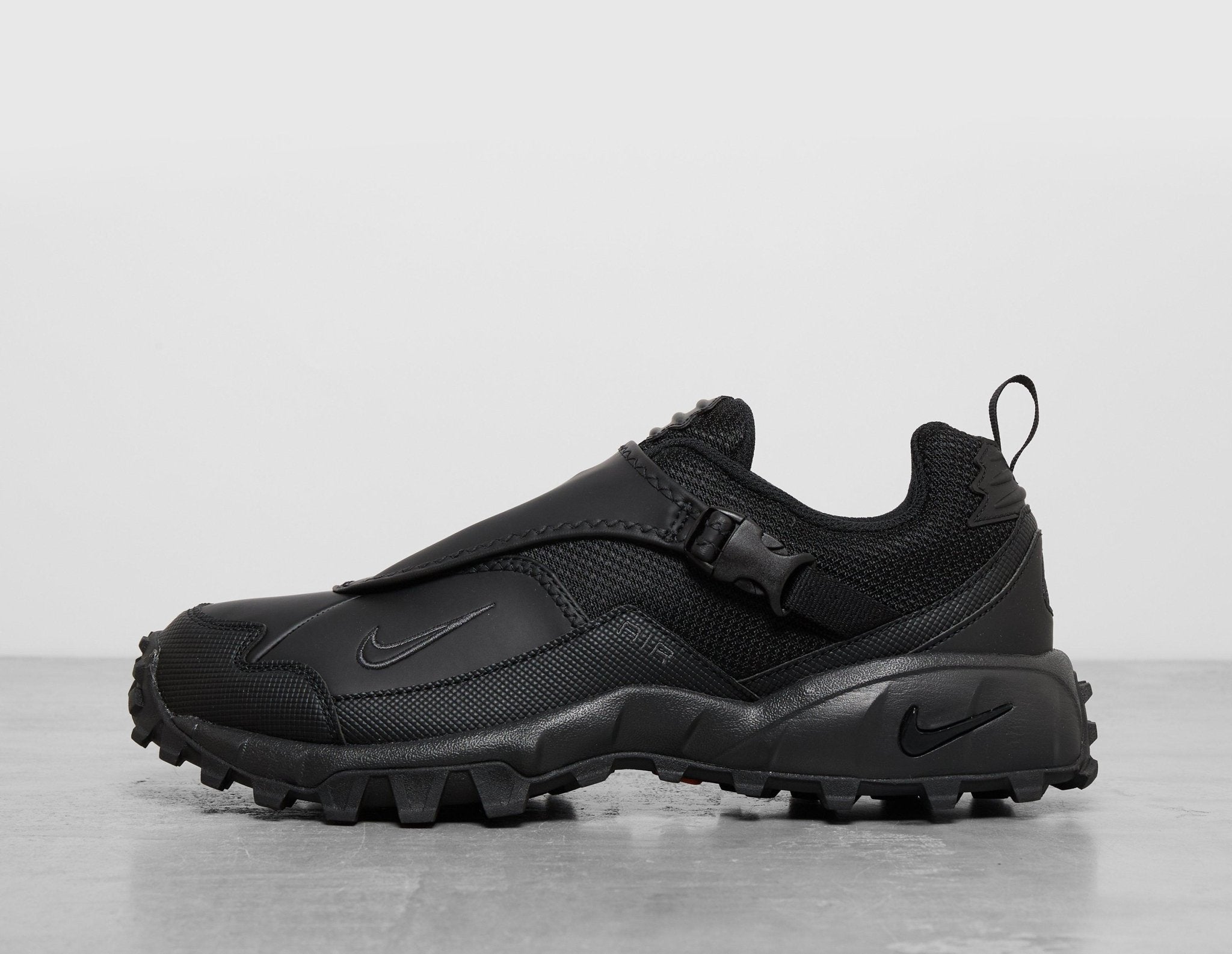 Black Nike ACG Phassad