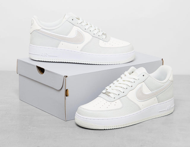 Air Force 1 '07 LV8 - Men's Footwear
