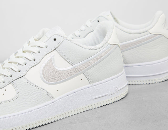 Air Force 1 '07 LV8 - Men's Footwear