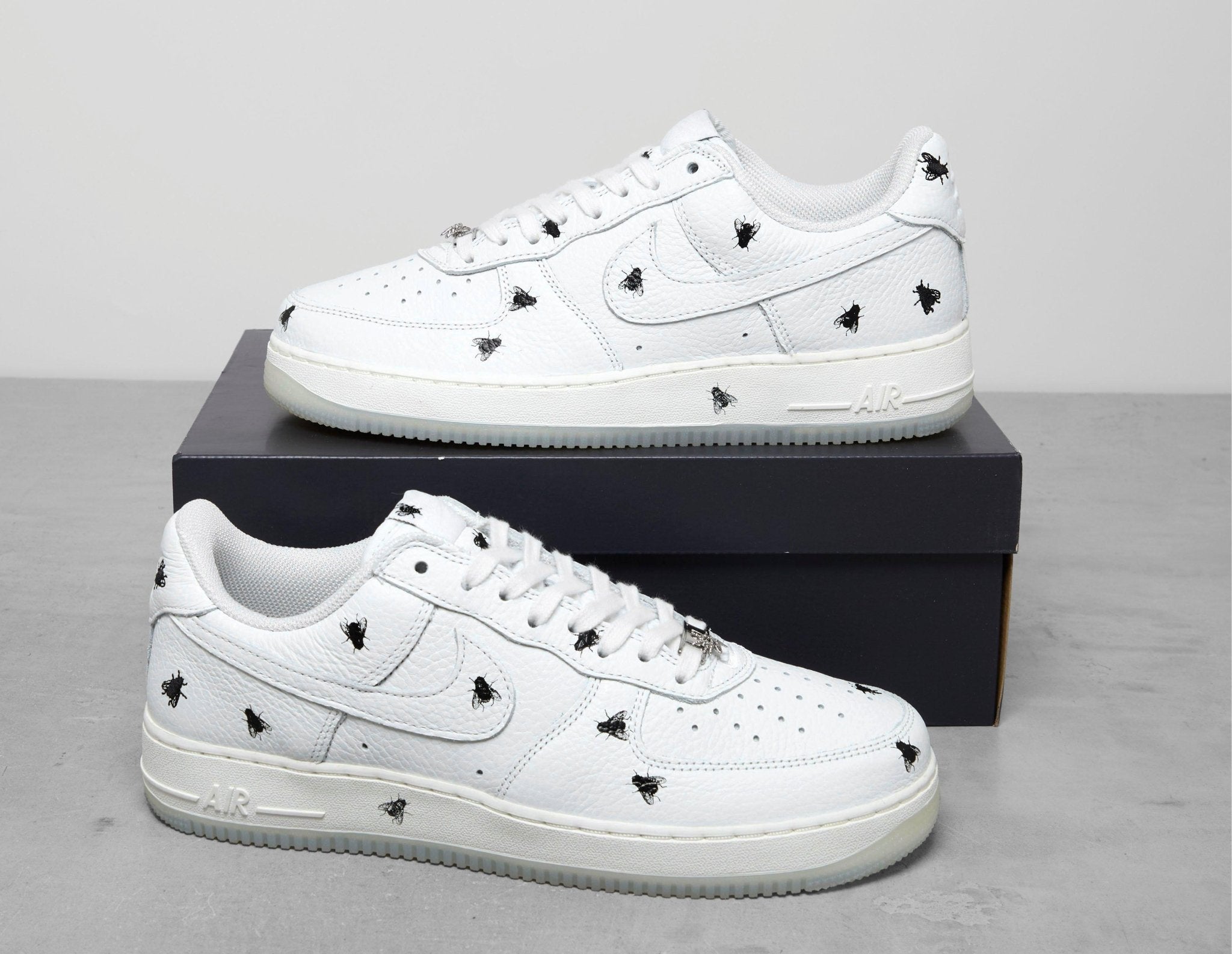 nike house shoes men