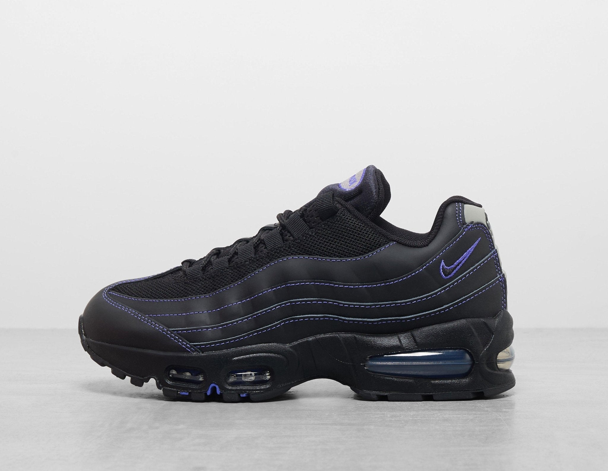 black nike air max 95 essential
