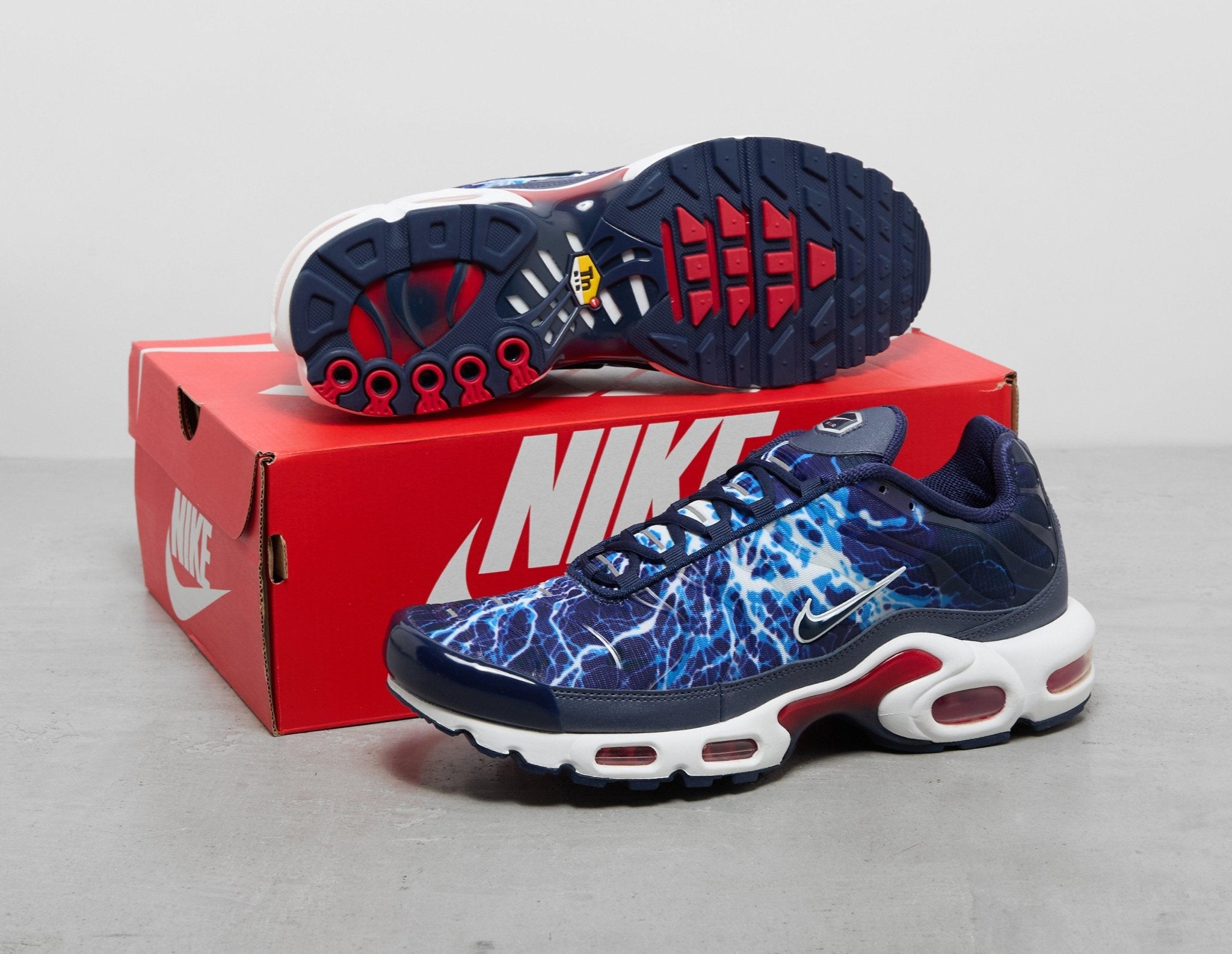 air max plus blue and red